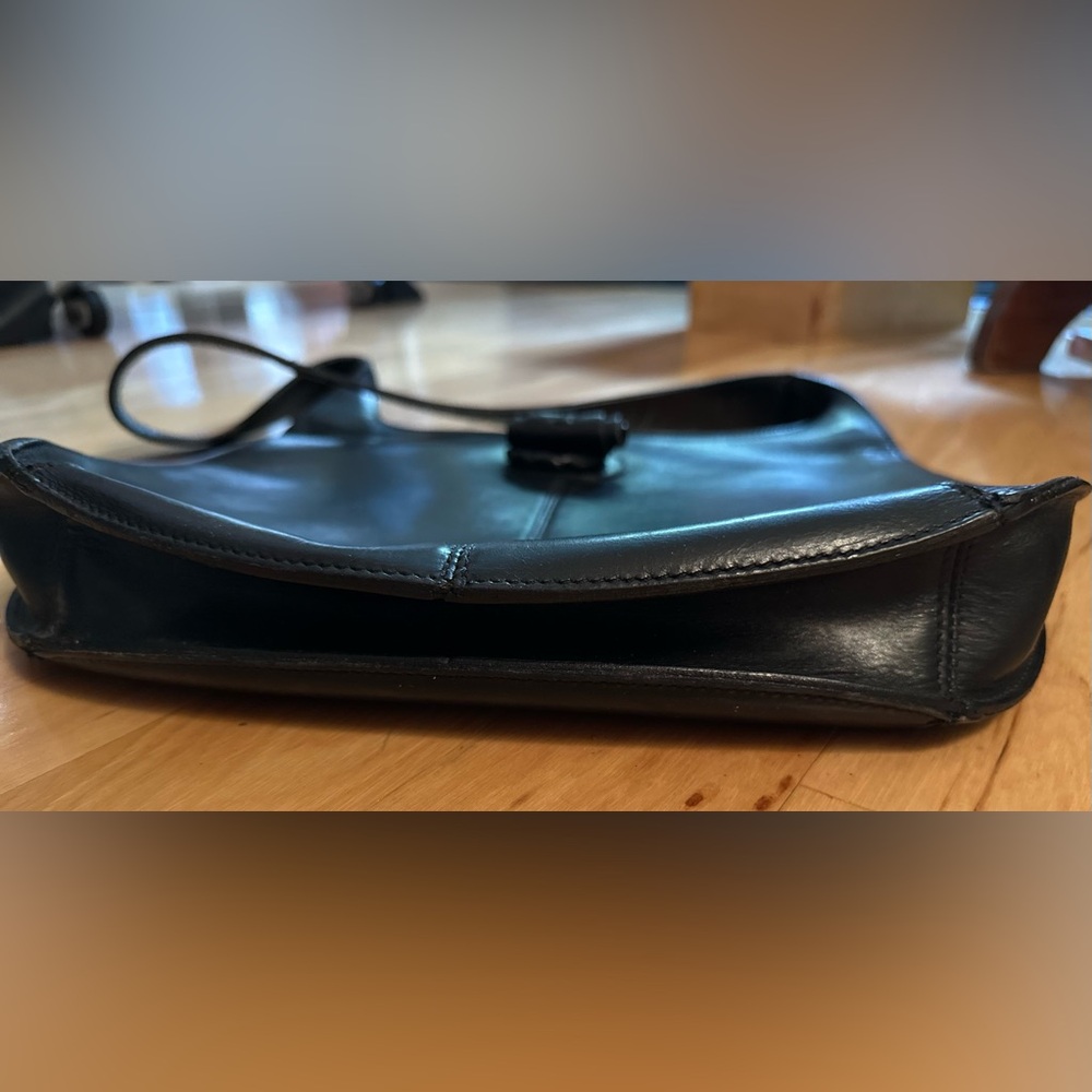 Eric Javits luxury high-end brand black leather handbag with attention to detail - Picture 8 of 10